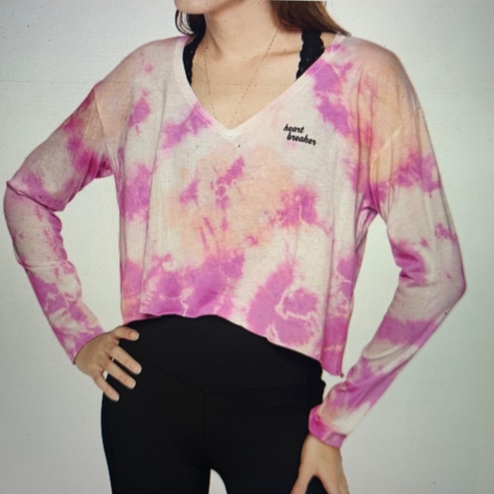 Pink Victoria Secret Small Girlfriend cropped tee